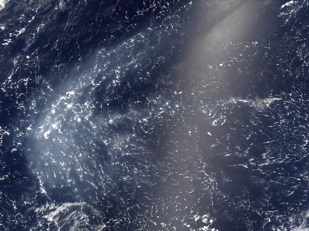 Eruption of Anatahan (14487)